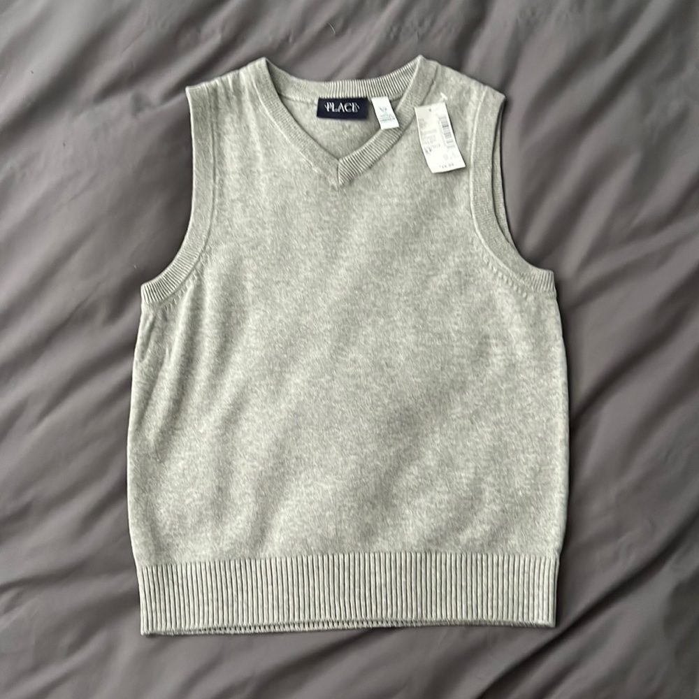 Boys sweater vest. New!